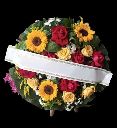 Coroa de flores de chão girassol e rosas