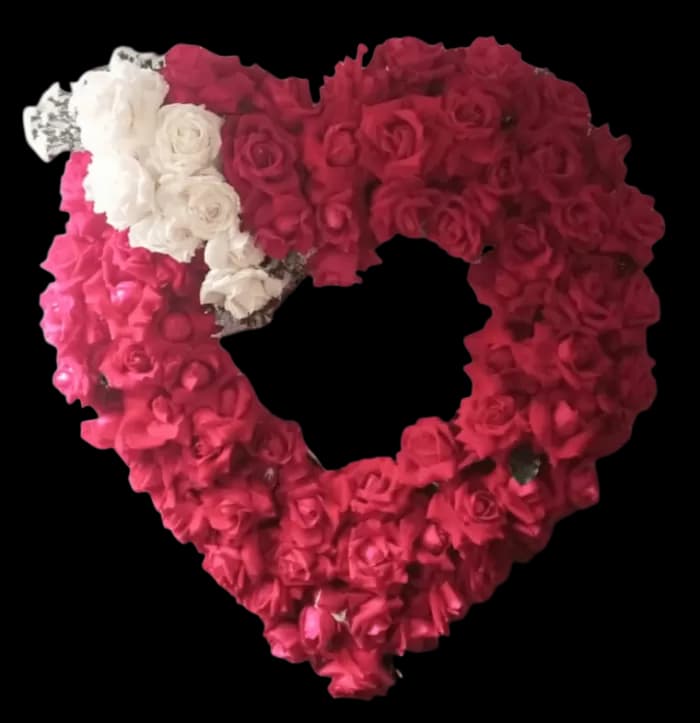 Coroa de flores guirlanda coração vermelha